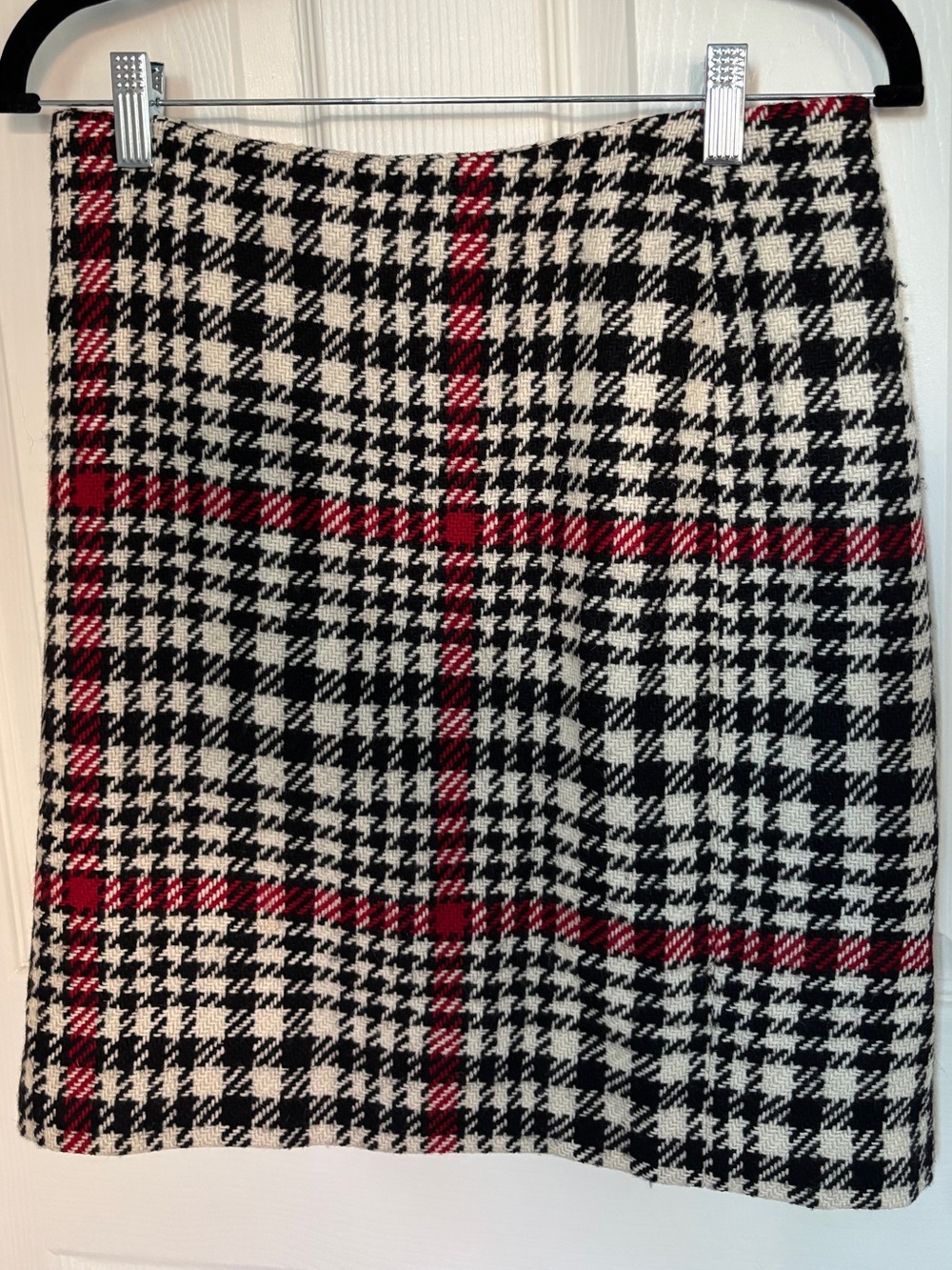 Talbots Petite Wool Blend Houndstooth Skirt with Back Slit and Lining